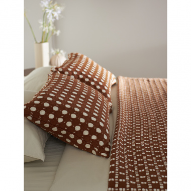 картинка Чехол на подушку из хлопка Polka dots карамельного цвета из коллекции Essential от магазина Tkano