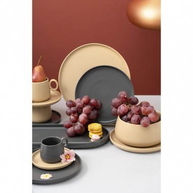 картинка Набор из двух тарелок темно-серого цвета из коллекции Essential, 20 см от магазина Tkano