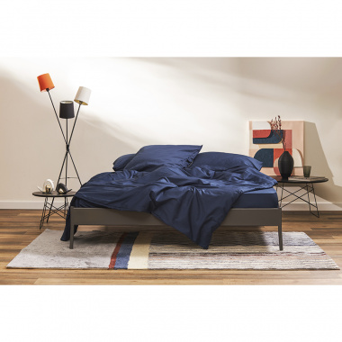 картинка Комплект постельного белья из премиального сатина темно-синего цвета из коллекции Essential от магазина Tkano