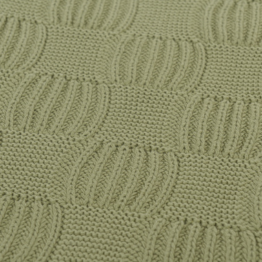 картинка Плед из хлопка рельефной вязки травянисто-зеленого цвета из коллекции Essential от магазина Tkano