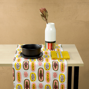 картинка Салфетка под приборы из умягченного льна с декоративной обработкой горчичный Essential от магазина Tkano