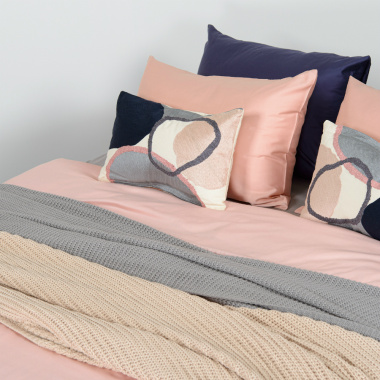 картинка Комплект постельного белья из сатина цвета пыльной розы из коллекции Essential от магазина Tkano