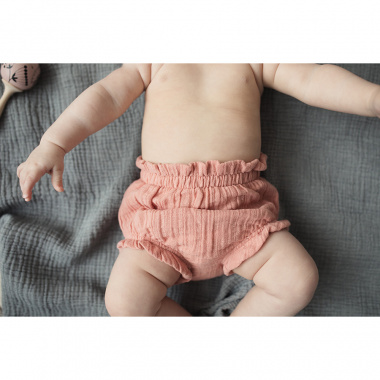 картинка Шорты для новорожденных из хлопкового муслина цвета пыльной розы из коллекции Essential от магазина Tkano