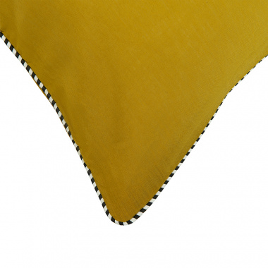 картинка Набор из двух наволочек оливкового цвета с контрастным кантом из коллекции Essential от магазина Tkano