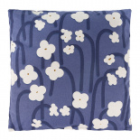 Изображение: Подушка декоративная темно-фиолетового цвета с принтом Полярный цветок из коллекции Scandinavian touch