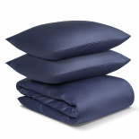 Изображение: Комплект постельного белья из сатина темно-синего цвета из коллекции Essential