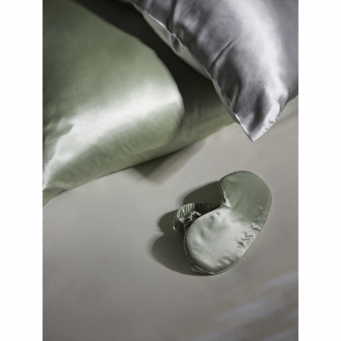 картинка Маска для сна из натурального шелка мятного цвета из коллекции Essential от магазина Tkano