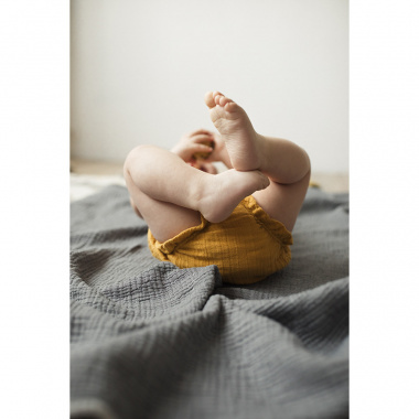 картинка Шорты для новорожденных из хлопкового муслина горчичного цвета из коллекции Essential от магазина Tkano