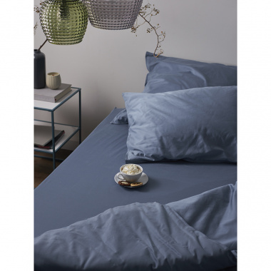 картинка Комплект постельного белья из сатина джинсово-синего цвета с брашинг-эффектом из коллекции Essential от магазина Tkano