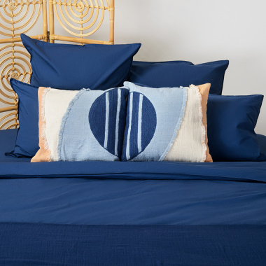 картинка Комплект постельного белья темно-синего цвета из органического стираного хлопка из коллекции Essential от магазина Tkano