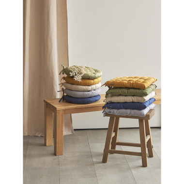 картинка Подушка на стул из хлопка оливкового цвета из коллекции Essential от магазина Tkano