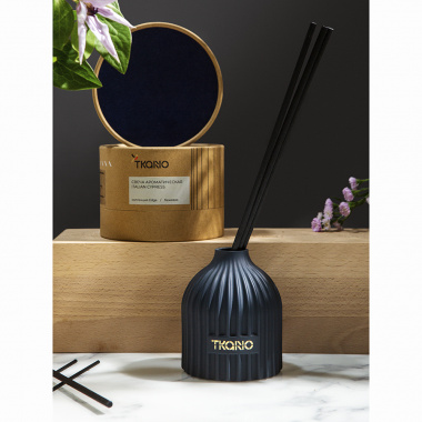 картинка Диффузор ароматический Vetiver & Black cypress из коллекции Edge, 200 мл, тёмно-синий от магазина Tkano