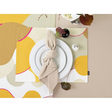 картинка Набор из двух салфеток сервировочных из хлопка бежевого цвета из коллекции Essential от магазина Tkano