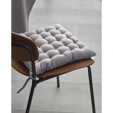 картинка Подушка на стул из хлопка серого цвета из коллекции Essential от магазина Tkano