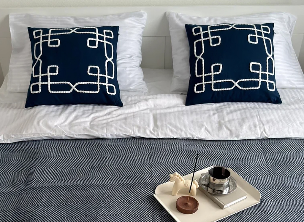 Изображение к статье Как обновить спальню за один день без ремонта