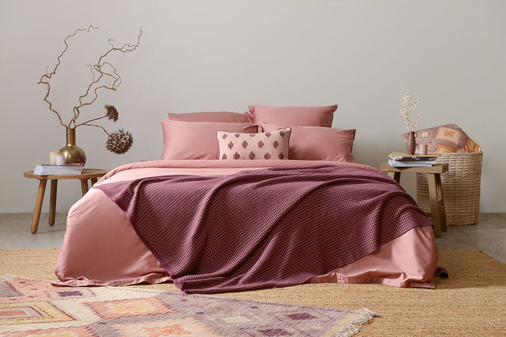 Сопутствующее изображение для статьи Как постельное белье влияет на качество сна и что необходимо учесть при выборе одеял и подушек?