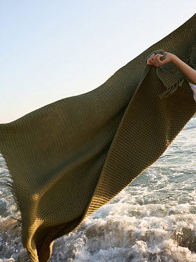 картинка Плед из шерсти травянисто-зеленого цвета из коллекции Essential от магазина Tkano