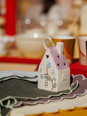 картинка Домик с подсветкой Skagen из коллекции Easter Essential от магазина Tkano