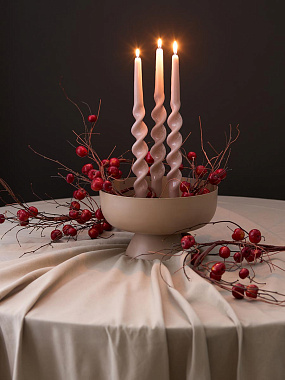 картинка Набор из двух свечей цвета пыльной розы из коллекции Essential от магазина Tkano