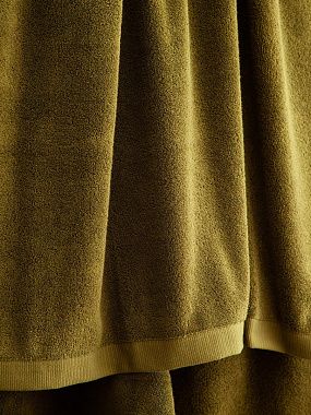 картинка Полотенце банное оливкового цвета из коллекции Essential от магазина Tkano