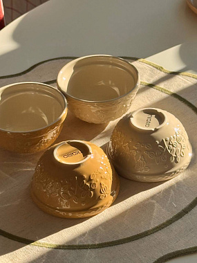 картинка Набор из 4 пиал кремового/бежевого цветов с рельефным узором Ягоды Тайги из коллекции Russian North от магазина Tkano