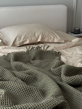 картинка Плед из шерсти травянисто-зеленого цвета из коллекции Essential от магазина Tkano