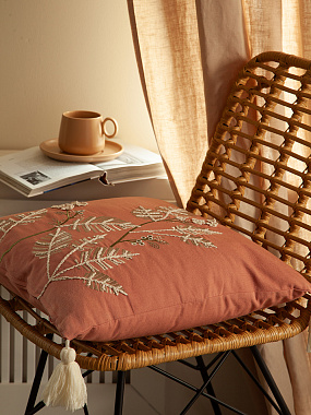 картинка Подушка декоративная Garden revival из коллекции Ethnic от магазина Tkano