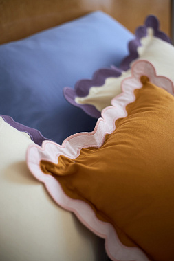 картинка Чехол на подушку с контрастным кантом розового цвета из коллекции Trendy Ruffles от магазина Tkano