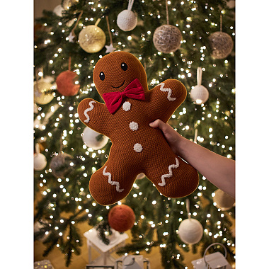 картинка Подушка вязаная Classy gingerbread из коллекции New Year Essential от магазина Tkano