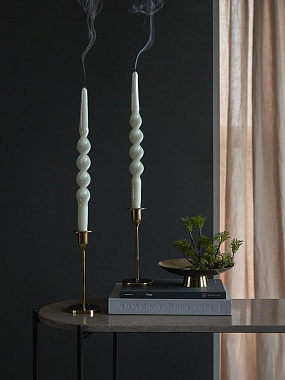 картинка Набор из двух свечей светло-серого цвета из коллекции Essential от магазина Tkano