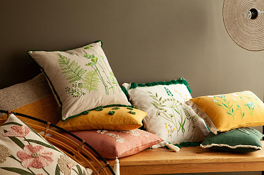 картинка Подушка декоративная Garden revival из коллекции Ethnic от магазина Tkano