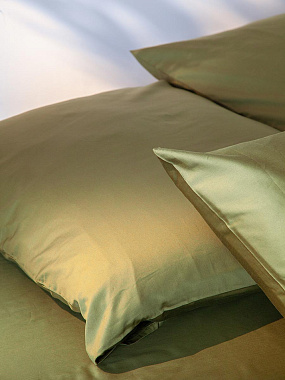картинка Набор наволочек из премиального сатина оливкового цвета из коллекции Essential от магазина Tkano