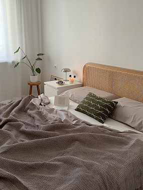 картинка Плед из шерсти бежево-серого цвета из коллекции Essential от магазина Tkano