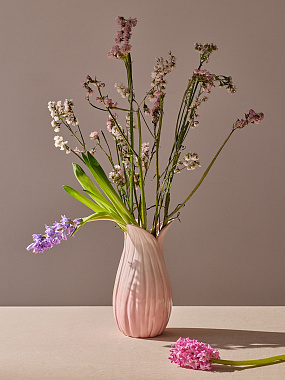 картинка Ваза Petal нежно-розового цвета из коллекции Blossom от магазина Tkano