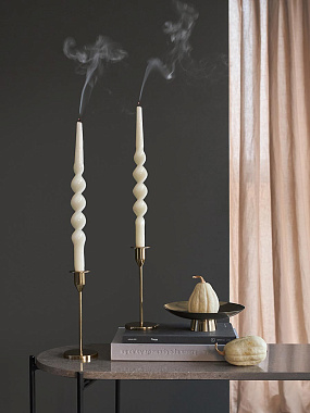 картинка Набор из двух свечей кремового цвета из коллекции Essential от магазина Tkano