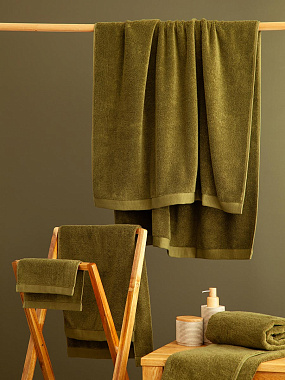 картинка Полотенце банное оливкового цвета из коллекции Essential от магазина Tkano