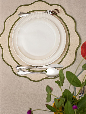 картинка Салфетка под приборы Anemone из коллекции Trendy Ruffles, Ø38 см, оливковый от магазина Tkano