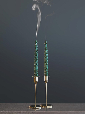 картинка Набор из двух свечей зеленого цвета из коллекции New Year Essential, 25 см от магазина Tkano