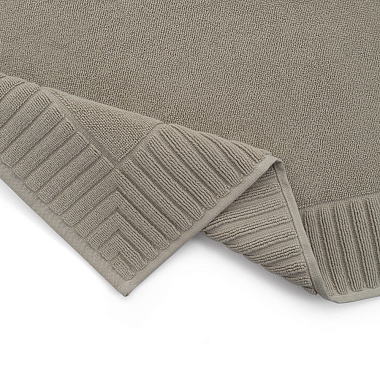 картинка Коврик для ванной с фактурным бортиком бежево-серого цвета из коллекции Essential от магазина Tkano