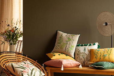 картинка Подушка декоративная Radiant bloom из коллекции Ethnic от магазина Tkano