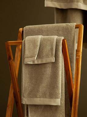 картинка Полотенце банное бежево-серого цвета из коллекции Essential от магазина Tkano