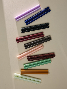 картинка Набор из двух свечей цвета карри из коллекции Edge от магазина Tkano