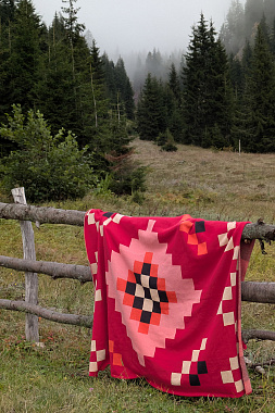 картинка Плед из хлопка по мотивам башкирских орнаментов из коллекции Cultural Heritage от магазина Tkano