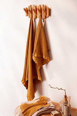 картинка Полотенце банное из умягченной вафли цвета охры из коллекции Essential от магазина Tkano