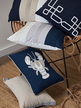 картинка Подушка декоративная Navy lobster из коллекции Sea treasures, 30х45 см от магазина Tkano