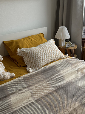 картинка Комплект постельного белья из премиального сатина горчичного цвета из коллекции Essential от магазина Tkano