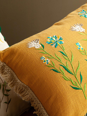 картинка Подушка декоративная Radiant bloom из коллекции Ethnic от магазина Tkano