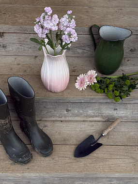 картинка Ваза Petal нежно-розового цвета из коллекции Blossom от магазина Tkano