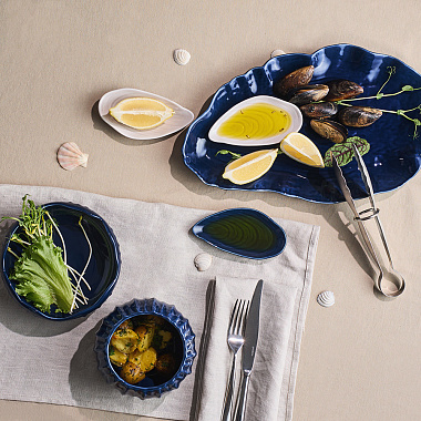 картинка Набор для сервировки Oyster shell синего цвета из коллекции Sea treasures от магазина Tkano