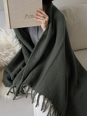 картинка Плед мохеровый хвойно-зеленого цвета из коллекции Essential от магазина Tkano